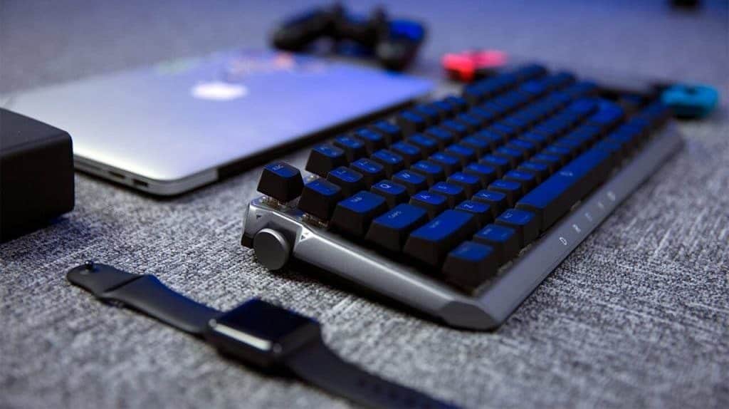 DREVO BladeMaster: A High-End Gaming Keyboard with Programmable Knob