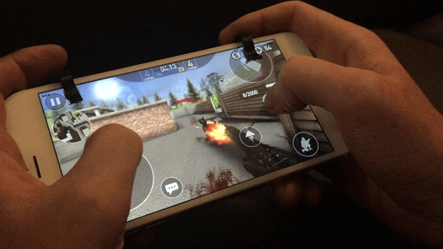 TriggerClips: Small yet Convenient Smartphone Gaming Controllers 3